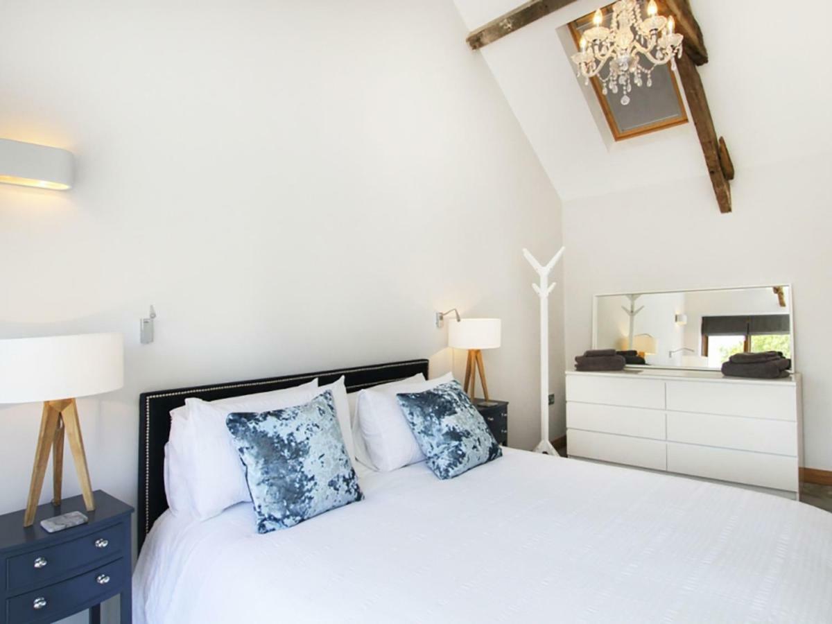 Rhyd Angharad Barns Villa Llanrhyddlad Buitenkant foto